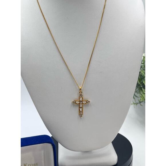 Vintage Camrose & Kross JBK
Jacqueline Kennedy Gold Plated Crystal Cross Pendent - Picture 3 of 16